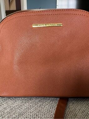 Steve Madden Tan-Brown Crossbody with Gold Hardware